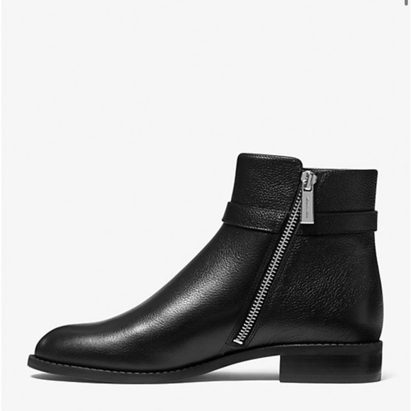 MICHAEL KORS
Leather Ankle Boot - Picture 4 of 6